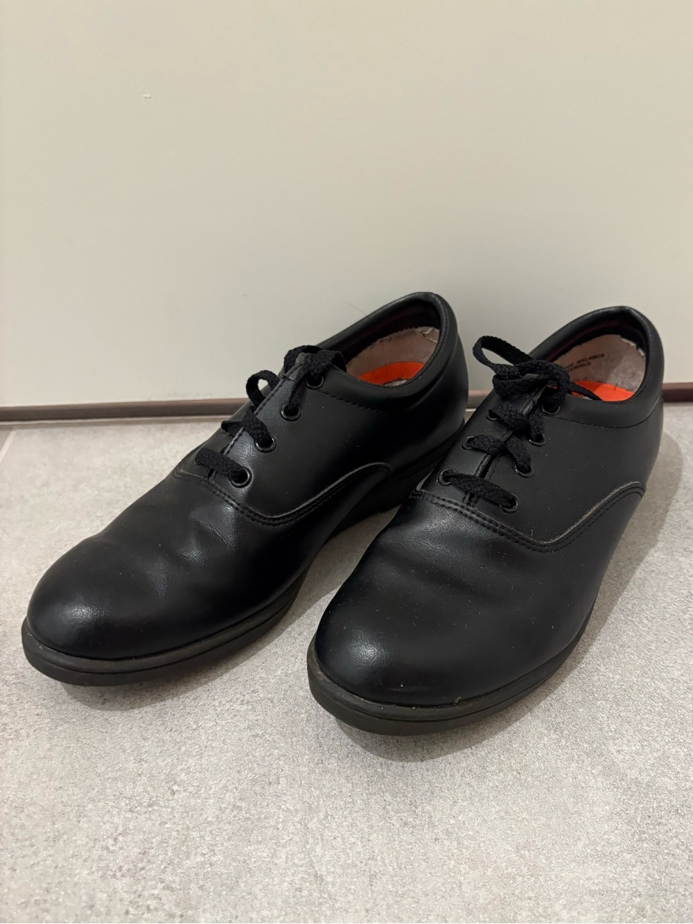 Women’s Black Leather Lace-Up Flats